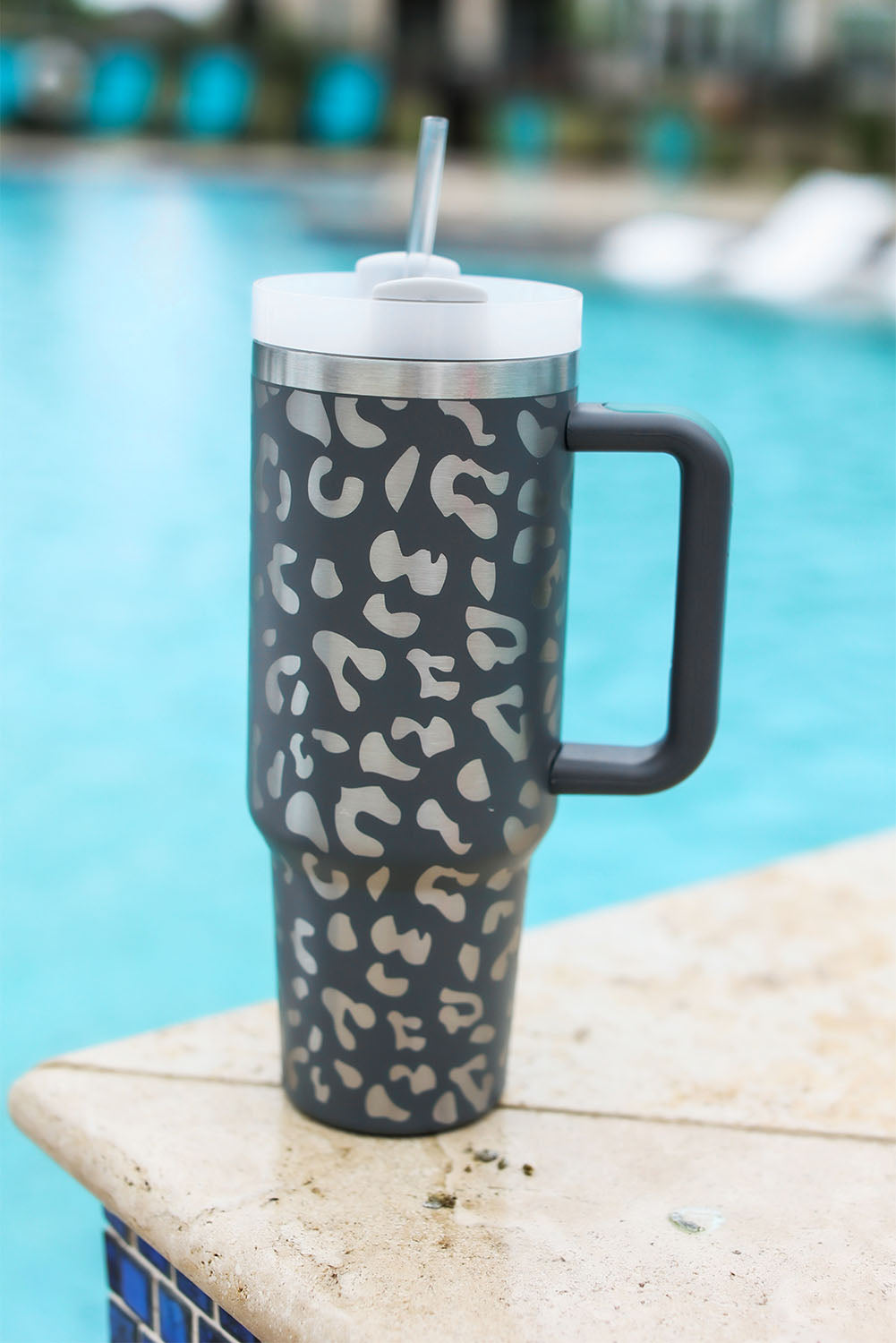 White Leopard Print 40OZ Stainless Steel Portable Cup with Handle